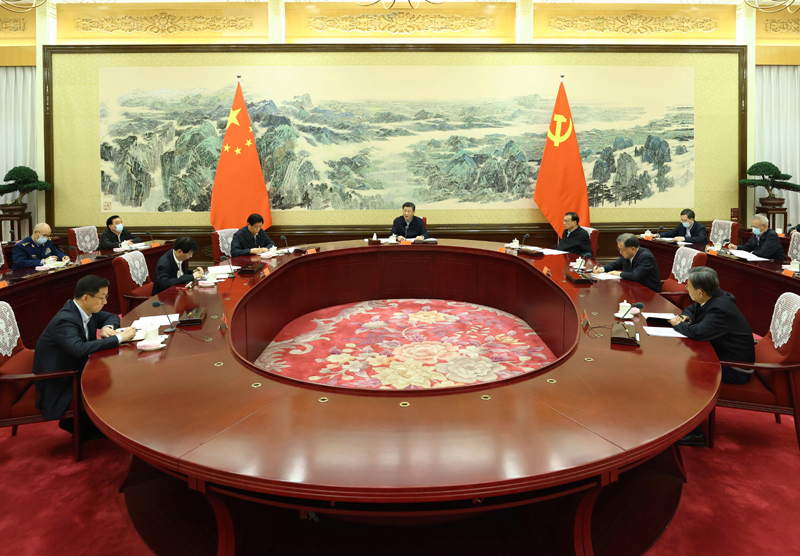 12月24日至25日，中共中央政治局召開民主生活會(huì)，中共中央總書記習(xí)近平主持會(huì)議并發(fā)表重要講話。新華社記者 鞠鵬 攝