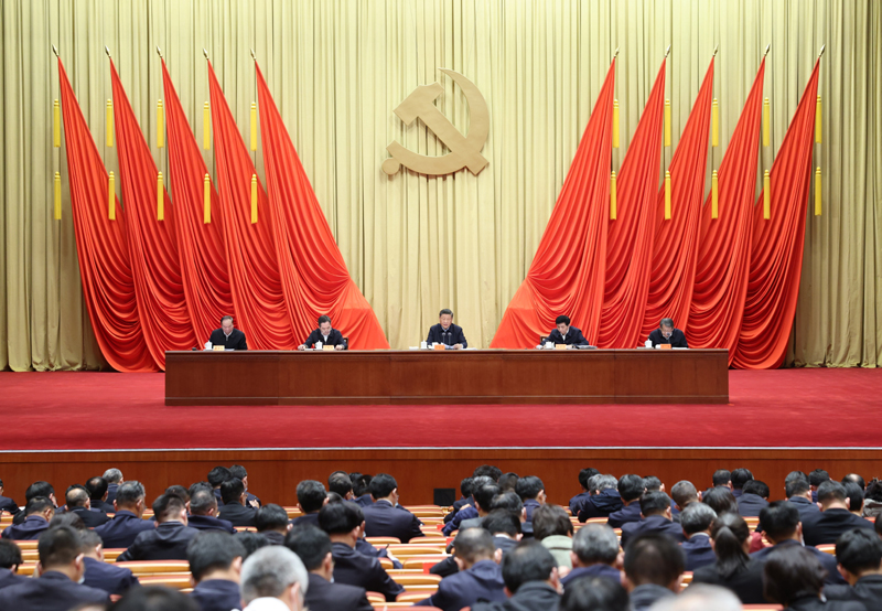 3月1日，2022年春季學(xué)期中央黨校（國(guó)家行政學(xué)院）中青年干部培訓(xùn)班在中央黨校開班。中共中央總書記、國(guó)家主席、中央軍委主席習(xí)近平在開班式上發(fā)表重要講話。 新華社記者 劉彬 攝